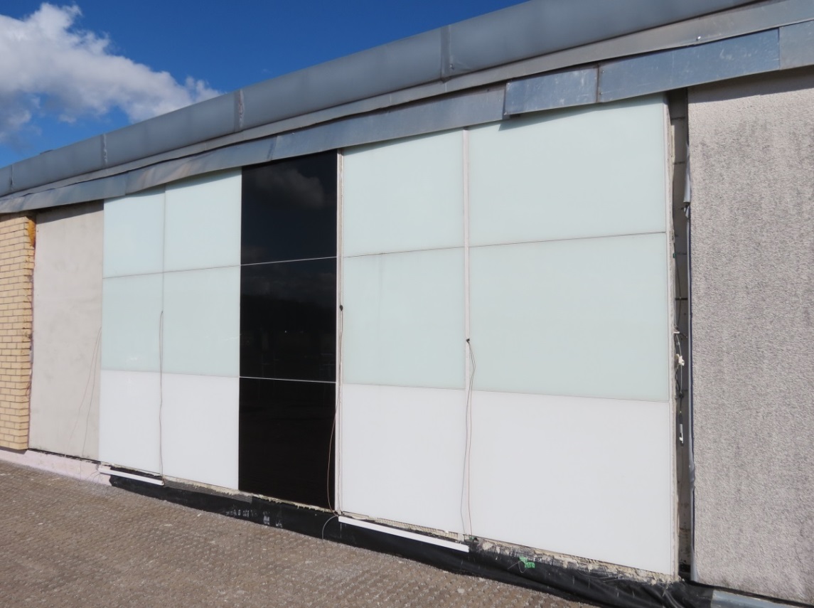 Test wall structures with a glass façade Test wall structures with a glass façade